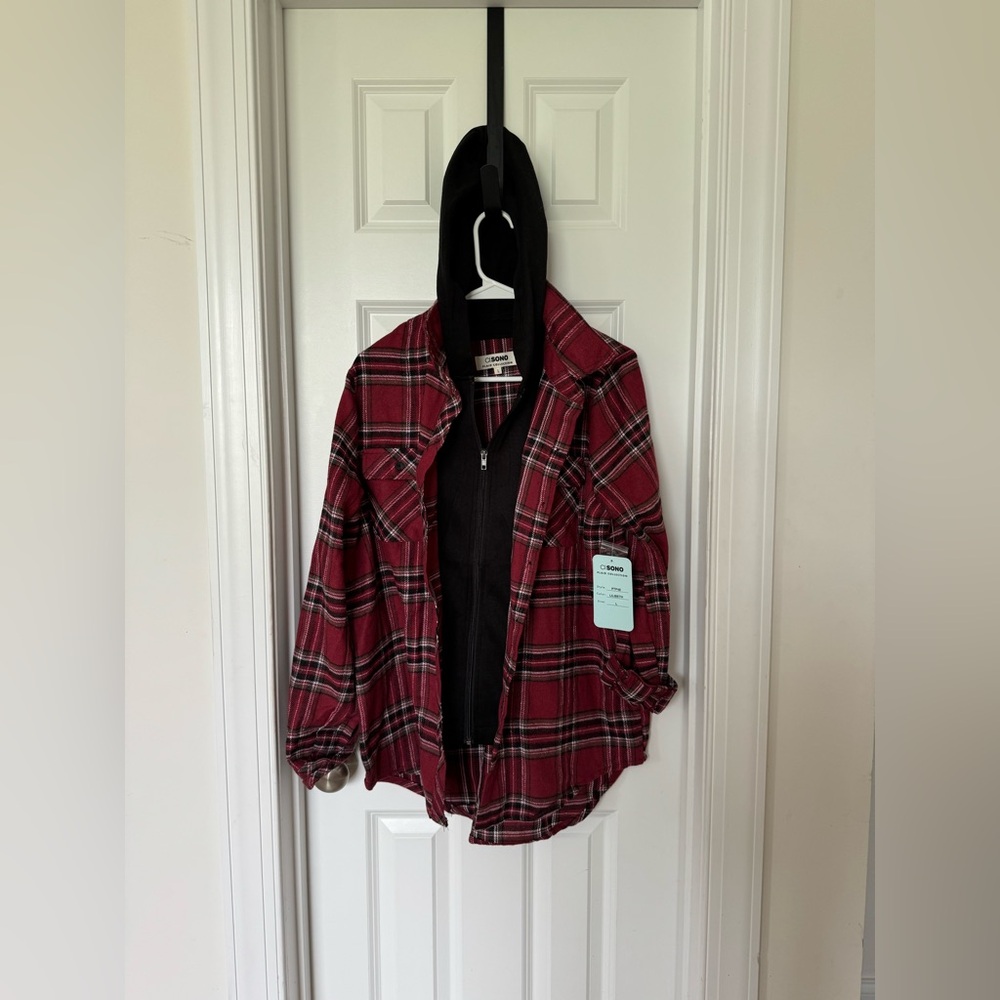 Women’s Large plaid hooded zip up jacket NWT